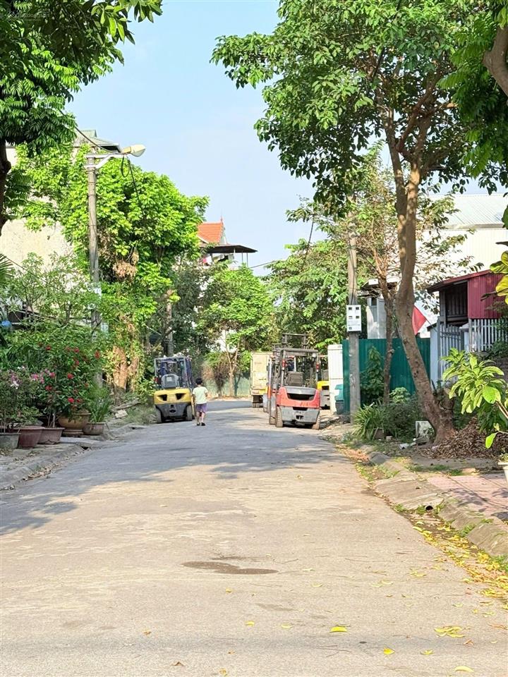 Đông dư, giáp hải đất đẹp, đường rộng, vỉa hè, ô tô tránh đỗ ngày đêm