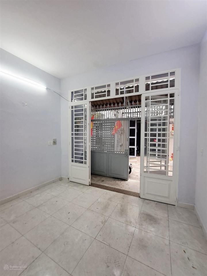 Giá quá rẻ chỉ 4 tỷ  1 lầu  2pn  gần chợ lê văn quới  giáp ngã tư bốn xã