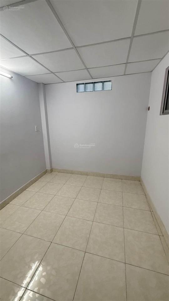 Giá quá rẻ chỉ 4 tỷ  1 lầu  2pn  gần chợ lê văn quới  giáp ngã tư bốn xã