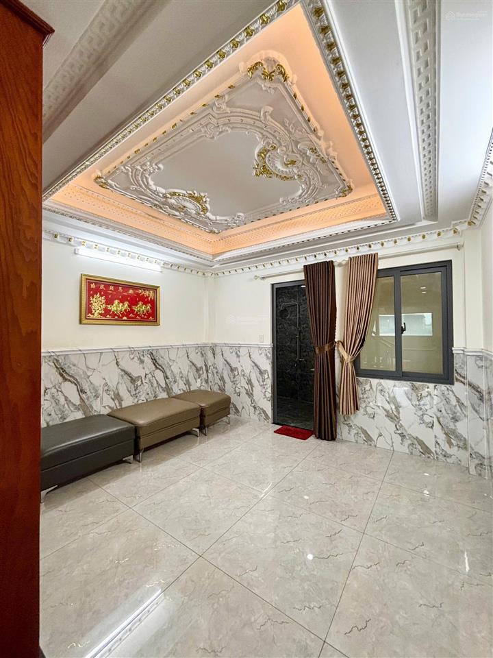 Nhà full nội thất  4.5x13m  3 lầu  4pn  lê đình cẩn giáp khu tên lửa quận bình tân