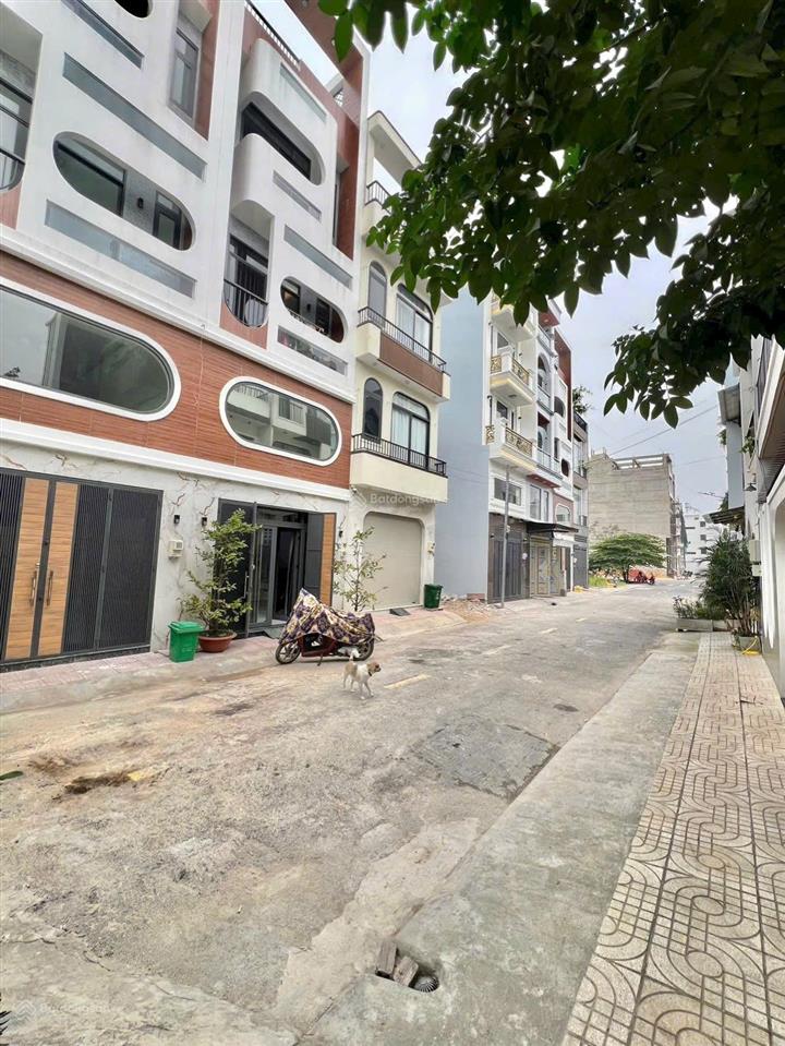 Nhà đẹp thiết kế hiện đại  13tr  3lầu  5pn  hxh  tây lân, btđ a, bình tân