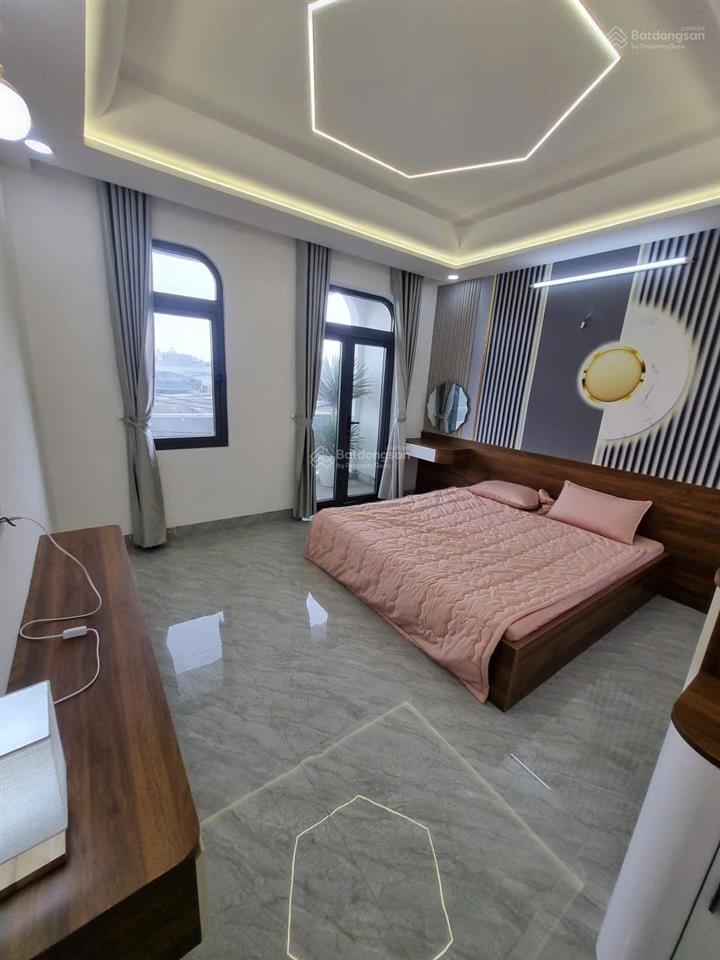 25tr  3 lầu  5pn nhà đẹp ao đôi, có thang máy + gara ô tô