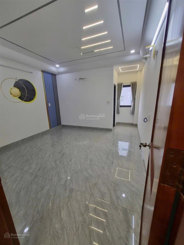 25tr  3 lầu  5pn nhà đẹp ao đôi, có thang máy + gara ô tô