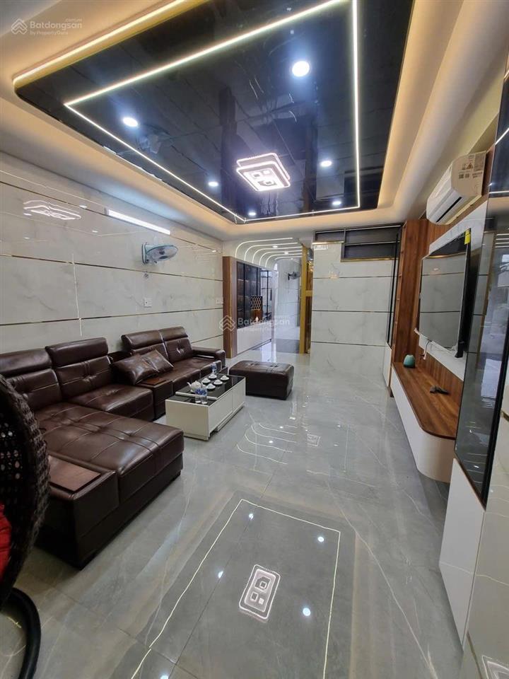 25tr  3 lầu  5pn nhà đẹp ao đôi, có thang máy + gara ô tô