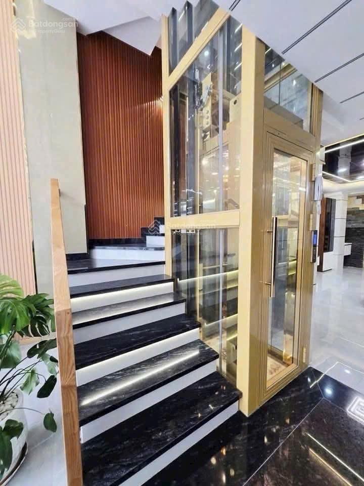25tr  3 lầu  5pn nhà đẹp ao đôi, có thang máy + gara ô tô