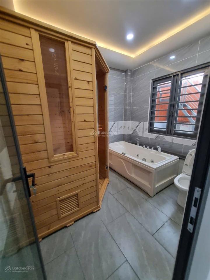 25tr  3 lầu  5pn nhà đẹp ao đôi, có thang máy + gara ô tô