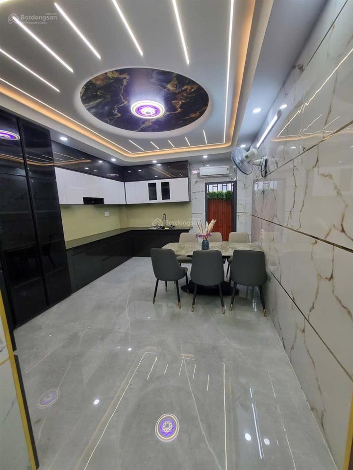 25tr  3 lầu  5pn nhà đẹp ao đôi, có thang máy + gara ô tô