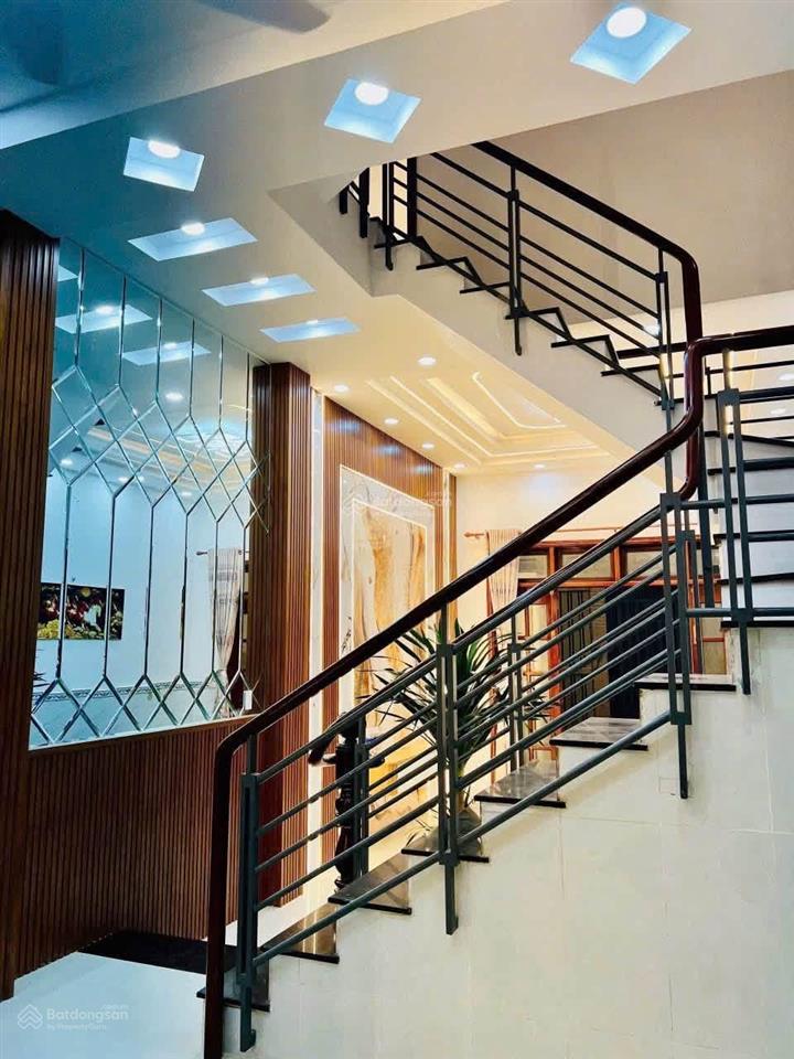 Nhà đẹp full nội thất  56m²  3 tấm  4pn  hẻm 6m  lk 16 sát lê văn quới  bv quận bình tân