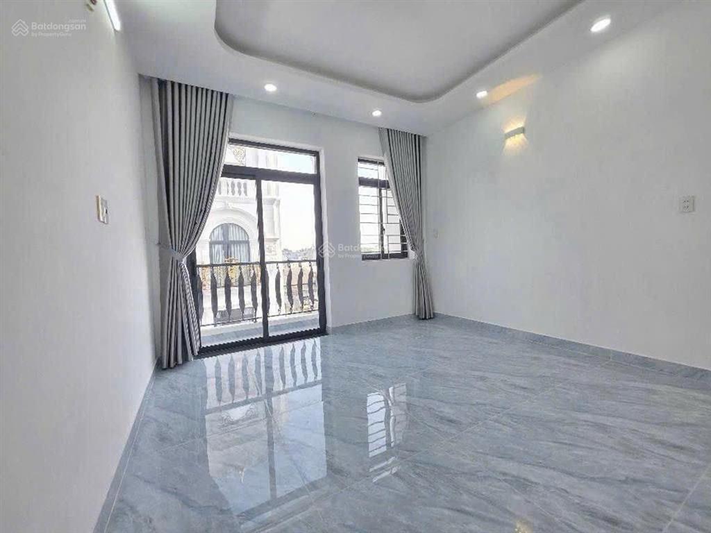 18tr  3 lầu  5pn  nhà đẹp  hxh tỉnh lộ 10, bình tân