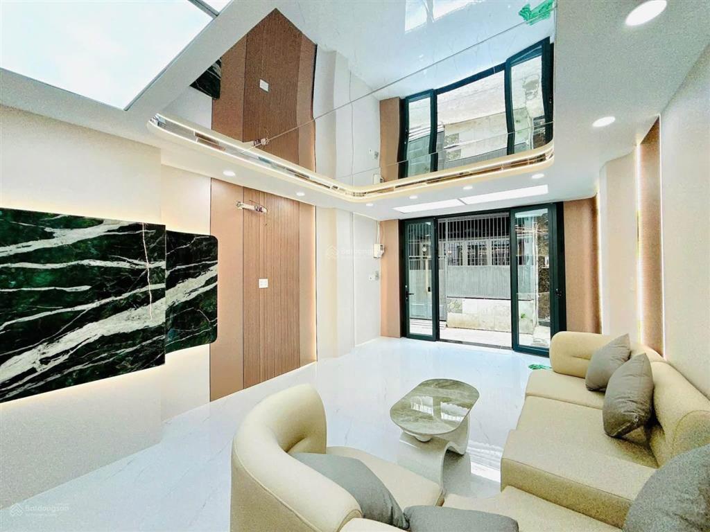 Nhỉnh 5 tỷ  bán nhà căn góc 3 mặt hẻm phạm thế hiển, q8