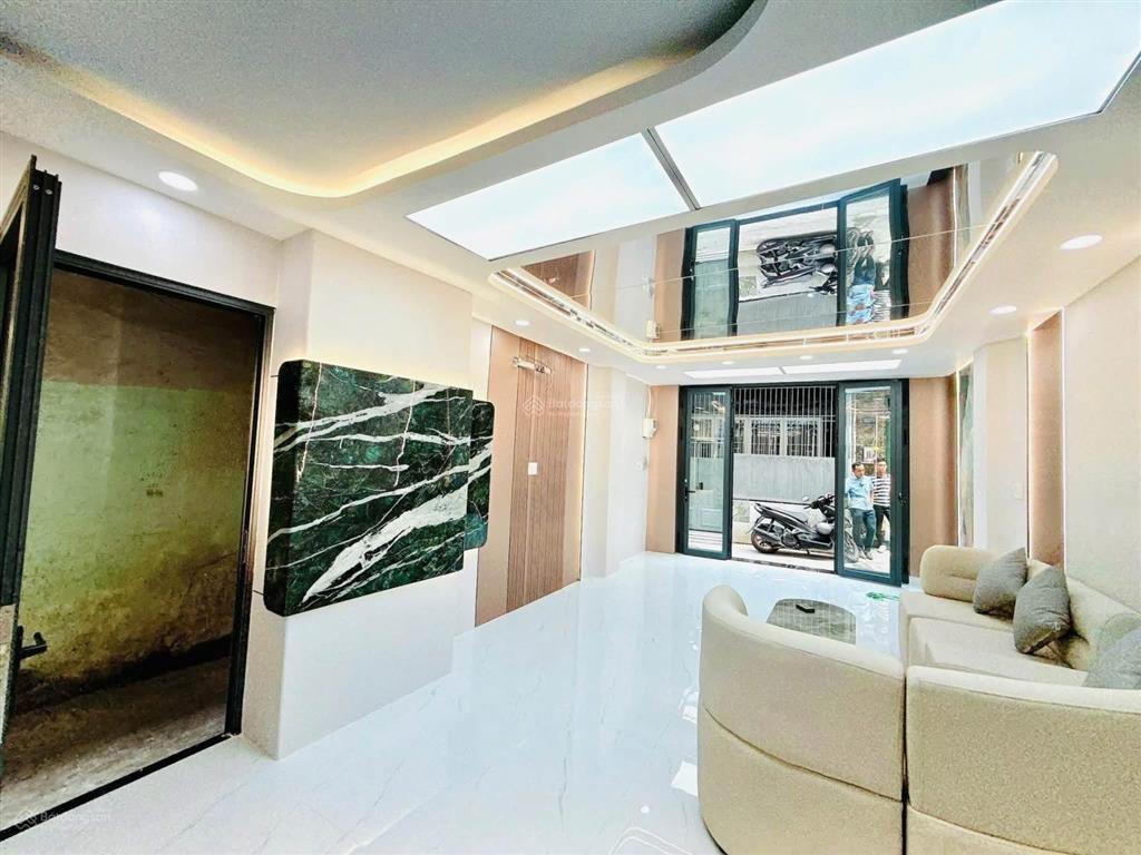 Nhỉnh 5 tỷ  bán nhà căn góc 3 mặt hẻm phạm thế hiển, q8