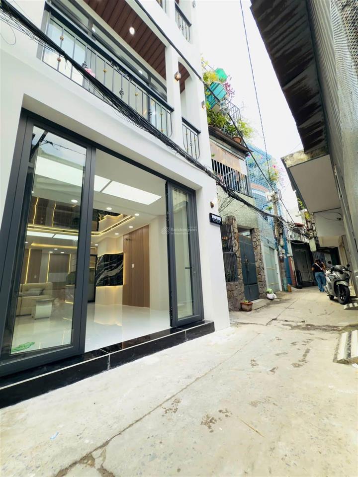 Nhỉnh 5 tỷ  bán nhà căn góc 3 mặt hẻm phạm thế hiển, q8