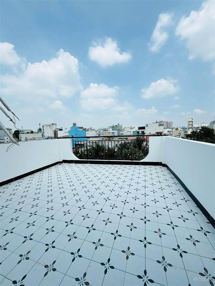 Nhỉnh 5 tỷ  bán nhà căn góc 3 mặt hẻm phạm thế hiển, q8