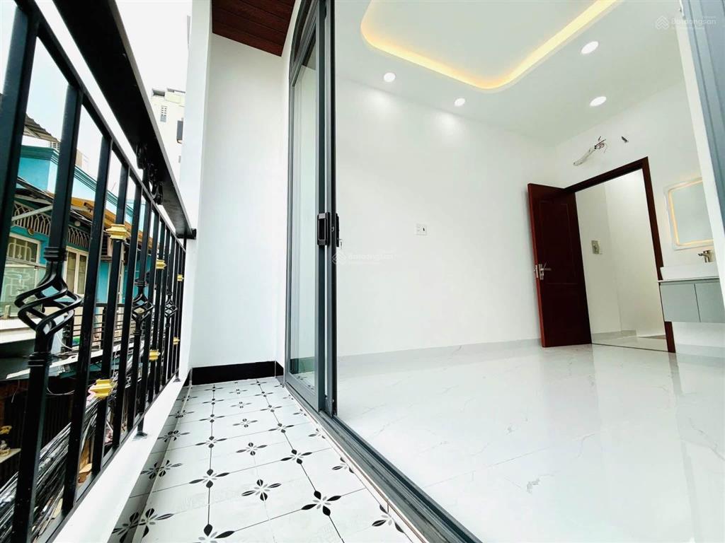 Nhỉnh 5 tỷ  bán nhà căn góc 3 mặt hẻm phạm thế hiển, q8