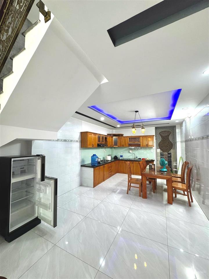 Cho thuê nhà riêng 4pn, 5wc, 72m2 tại lê văn quới, view đẹp hot!