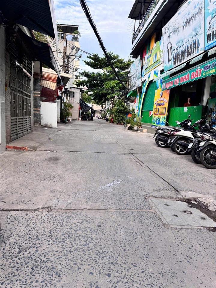 Nhỉnh 5 tỷ  4x13m  1 lầu  3pn  hxh  khu kênh nước đen  lê thúc hoạch  giáp tân phú