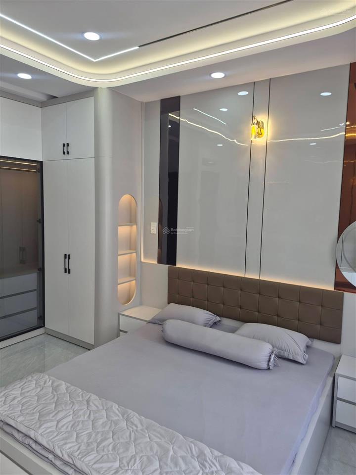 Thang máy 450kg  khu phân lô vip lê văn quới  56m2 (4 x 14)  5 tầng  tặng full nội thất