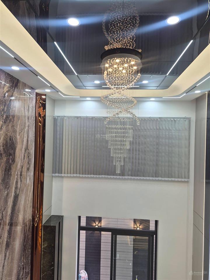 Thang máy 450kg  khu phân lô vip lê văn quới  56m2 (4 x 14)  5 tầng  tặng full nội thất