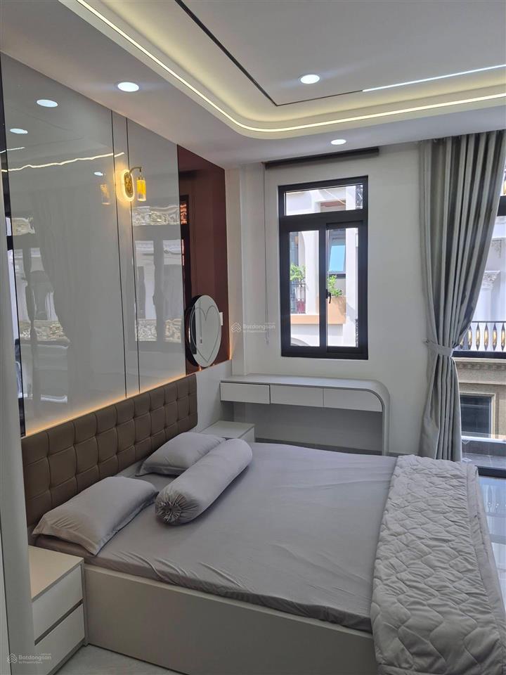 Thang máy 450kg  khu phân lô vip lê văn quới  56m2 (4 x 14)  5 tầng  tặng full nội thất