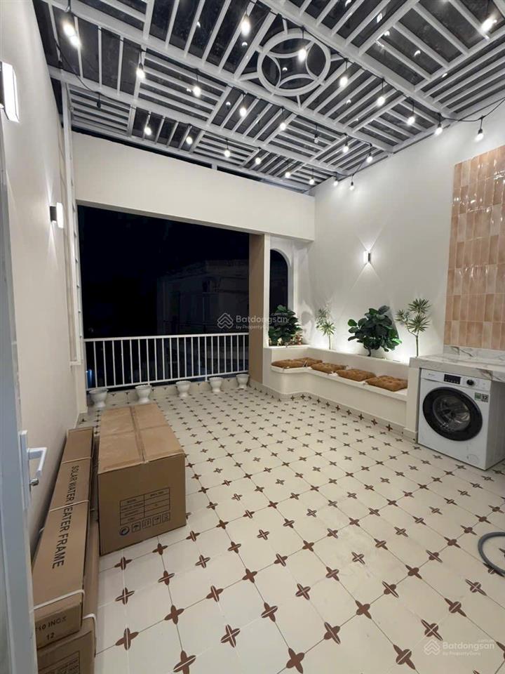 26tr  4.2x14m  2 lầu  4pn  cho thuê nhà mới đẹp full nội thất trần văn quang, tân bình