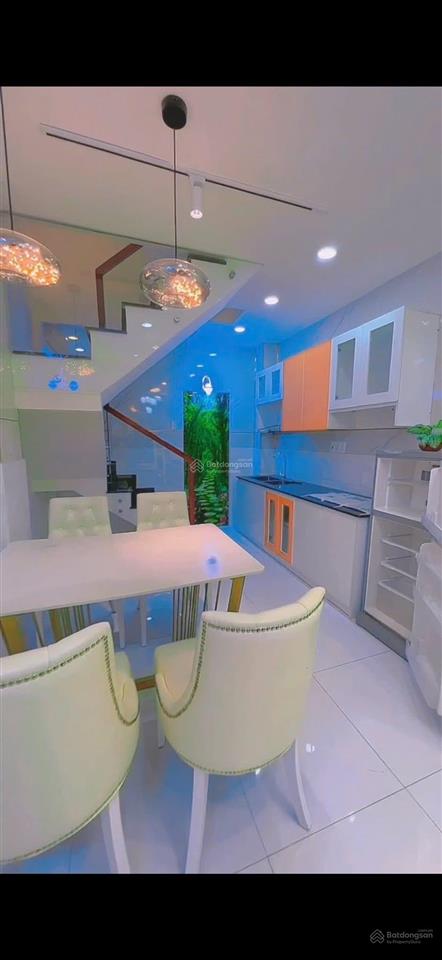 13 triệu  2 lầu  2pn  nhà full nội thất, sát chợ tân bình