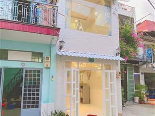 13 triệu  2 lầu  2pn  nhà full nội thất, sát chợ tân bình