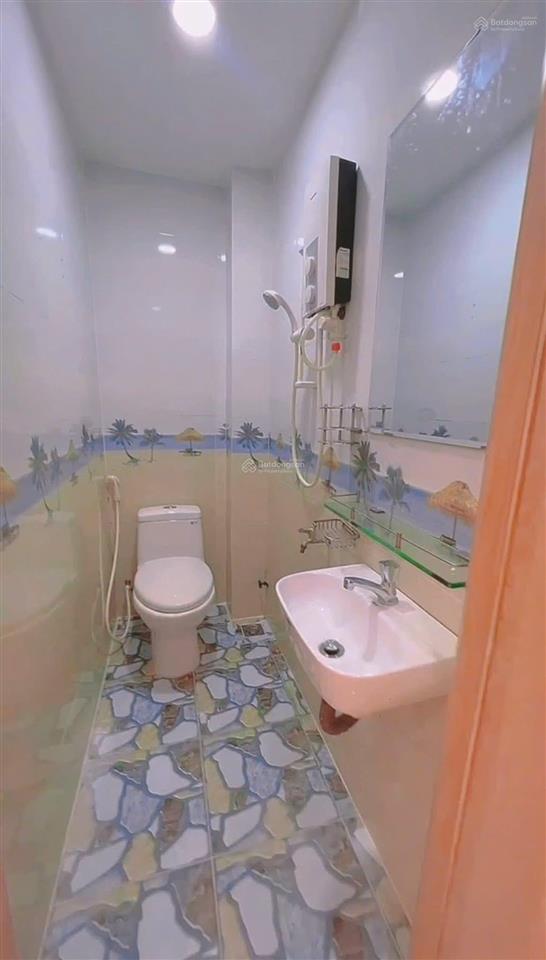 13 triệu  2 lầu  2pn  nhà full nội thất, sát chợ tân bình