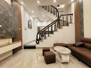 Bán nhà xuân đỉnh. ngõ 3 gác rộng thoáng, dt 40m2, mt 4.5m, giá nhỉnh 8tỷ
