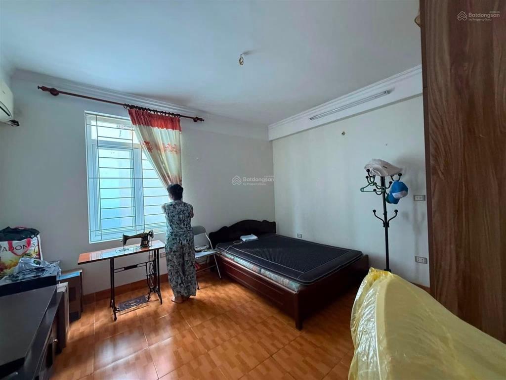 Bán nhà phân lô trần duy hưng 60m mt5m, ô tô tránh, 5m ra mặt phố.