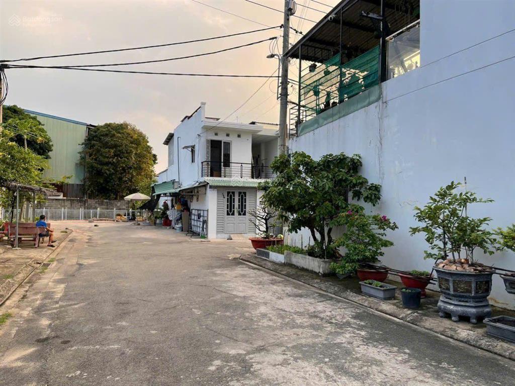 Bán đất đường tô ký gần chợ 3 bầu hóc môn mặt đường nhựa 10m giá 4ty2