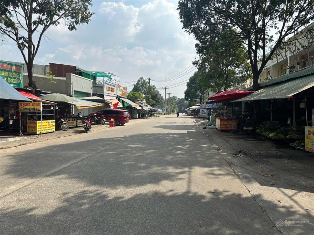 Bán 5 phòng trọ ngay sát chợ tại phường chánh phú hoà , mỹ phước 3 bình dương tphcm 2,5 tỷ
