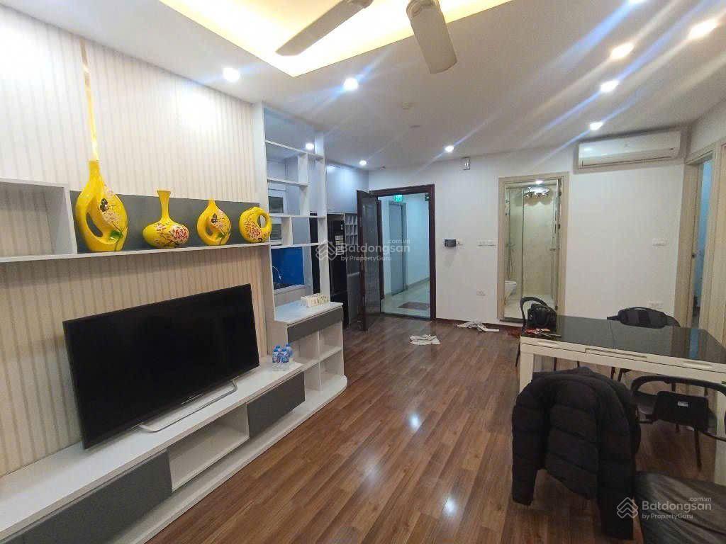 Bán gấp chung cư ct2c kđt nghĩa đô  57m2  2ngủ, 2wc lô góc 2 mặt thoáng tầng trung đẹp nhất tòa