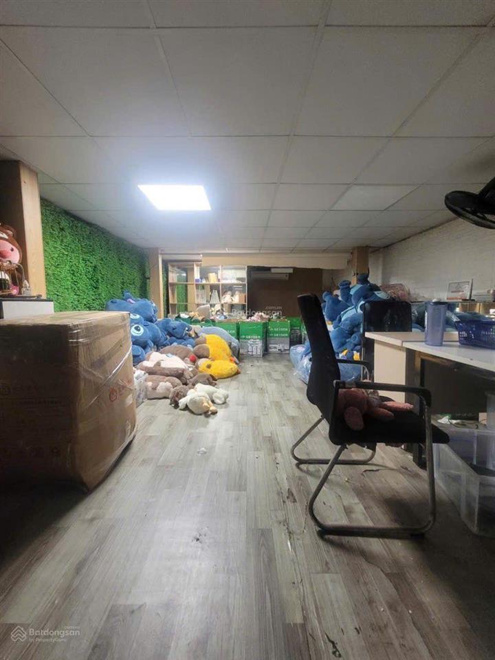 Mặt phố hồng hà hoàn kiếm 140m 3 tầng mặt tiền 4,5m kinh doanh bất chấp thể loại, vỉa hè rộng