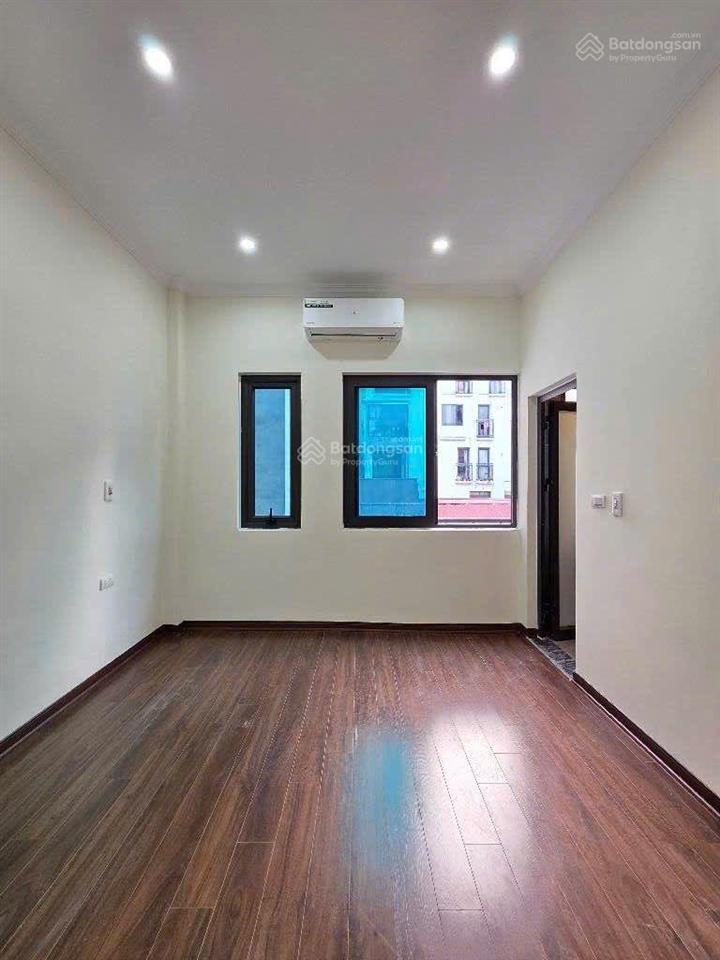 Bán gấpphố dương quảng hàm 47m 5 tầng thang máy mặt tiền 4,7m ôtô tải vào nhà 2 mặt ngõ kd đỉnh