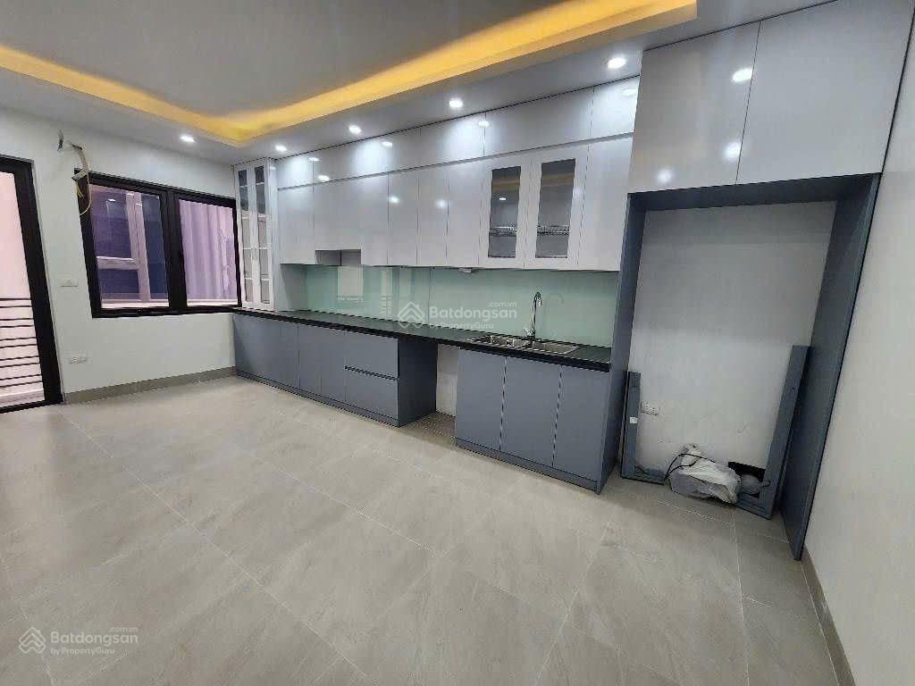 Phố trần thái tông 39m 6 tầng thang máy ô tô đỗ hiếm nhà bán ngõ to đẹp như phố, tiện ích đỉnh