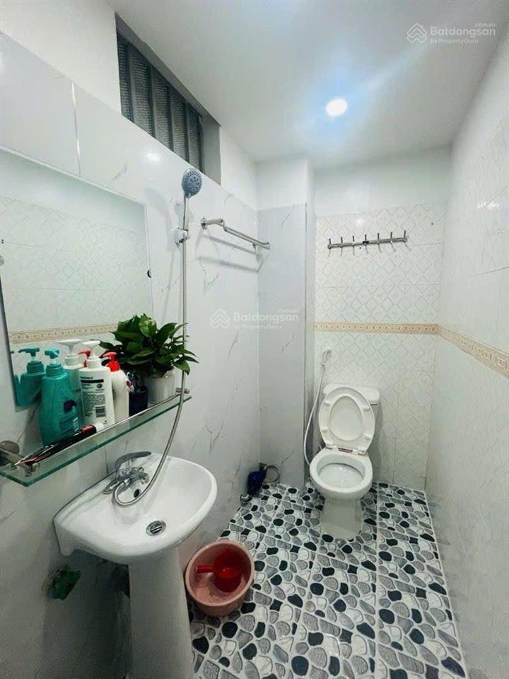 Tập thể tư lệnh bộ đội biên phòng phố trần bình 68m 3pn  2wc full nội thất, ô tô đỗ cửa