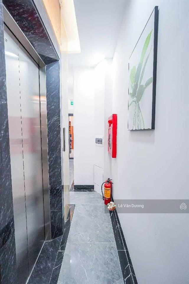 Tòa căn hộ dịch vụ phố phạm văn đồng  60m2  7t thang máy  17 phòng khép kín  dòng tiền 90tr/th