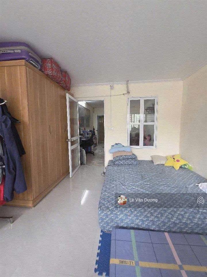 Căn hộ tập thể b4 nghĩa tân diện tích sổ 25m, sử dụng thực tế 55m ô tô đỗ chân cầu thang bán gấp