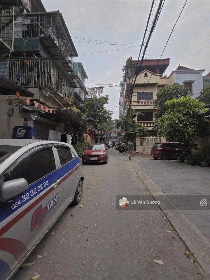 Căn hộ tập thể b4 nghĩa tân diện tích sổ 25m, sử dụng thực tế 55m ô tô đỗ chân cầu thang bán gấp