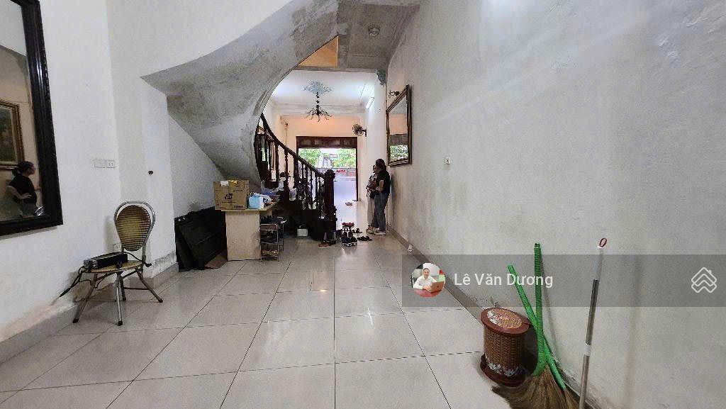 Gấp bán nhà ngay mặt phố xuân thủy  46m2  5 tầng ngõ ô tô 7 chỗ đỗ cửa 5 ngủ kinh doanh đỉnh