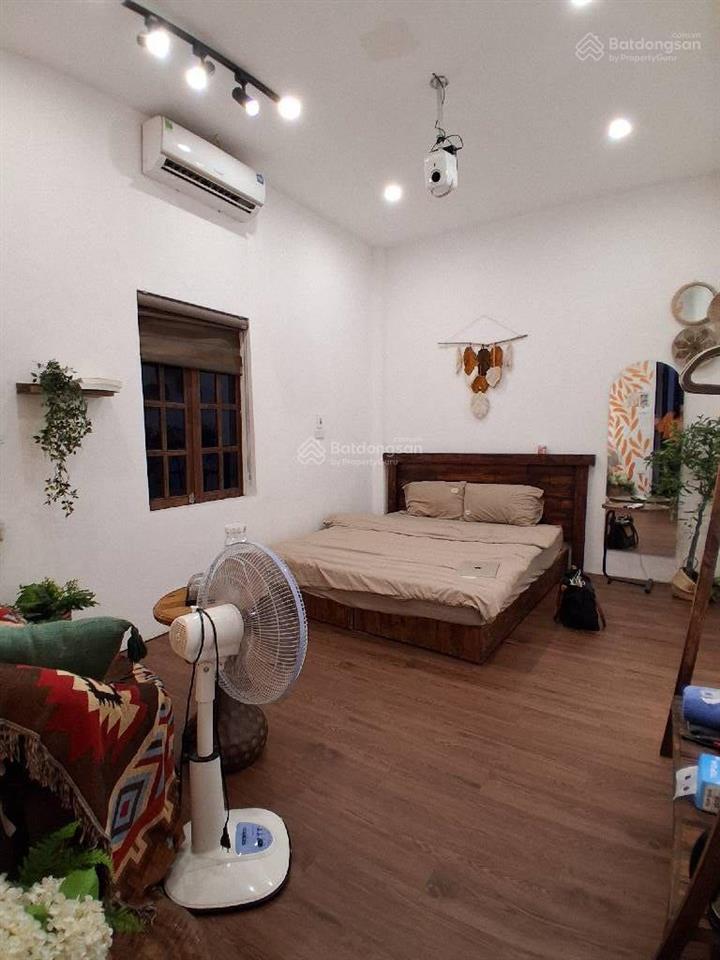 Mặt phố chùa hà, cầu giấy54m  4 tầng đối diện discover, kinh doanh đỉnh ngàydòng tiền 60tr/tha