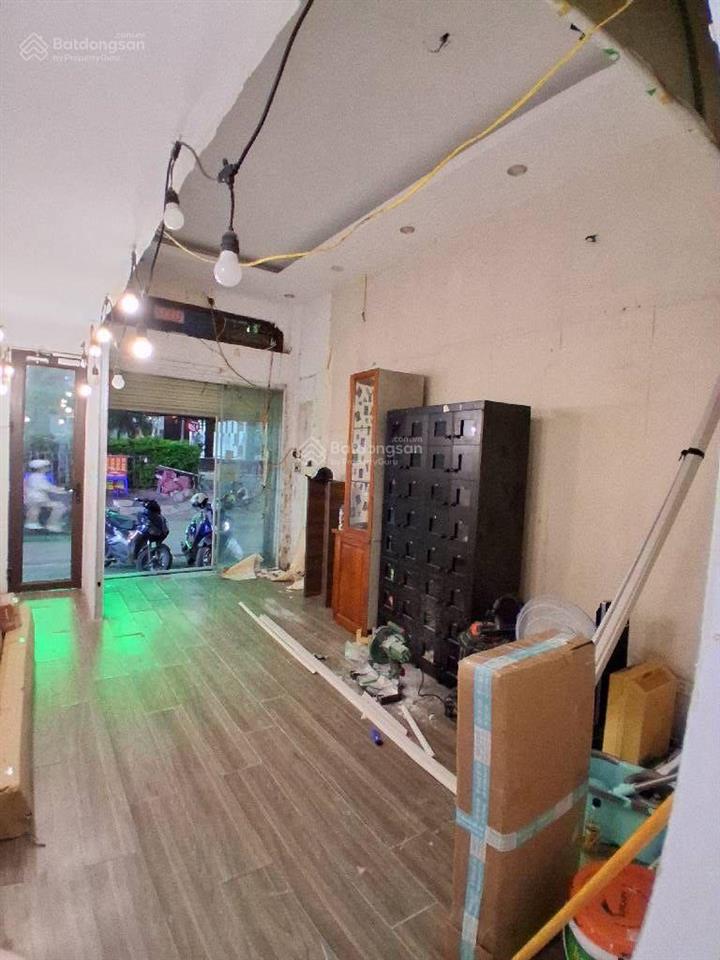 Mặt phố chùa hà, cầu giấy54m  4 tầng đối diện discover, kinh doanh đỉnh ngàydòng tiền 60tr/tha