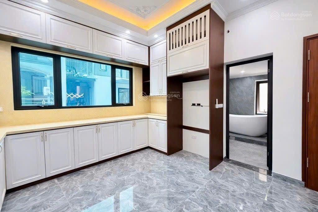 Gấp phân lô phố phạm văn đồng 65m 7 tầng thang máy lô góc 2 mặt ô tô tránh gara 2 ô tô, kd vip
