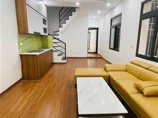Tập thể đh sư phạm phố trần quốc hoàn 126m tầng 4 3 ngủ  2wc đầu hồi siêu thoáng