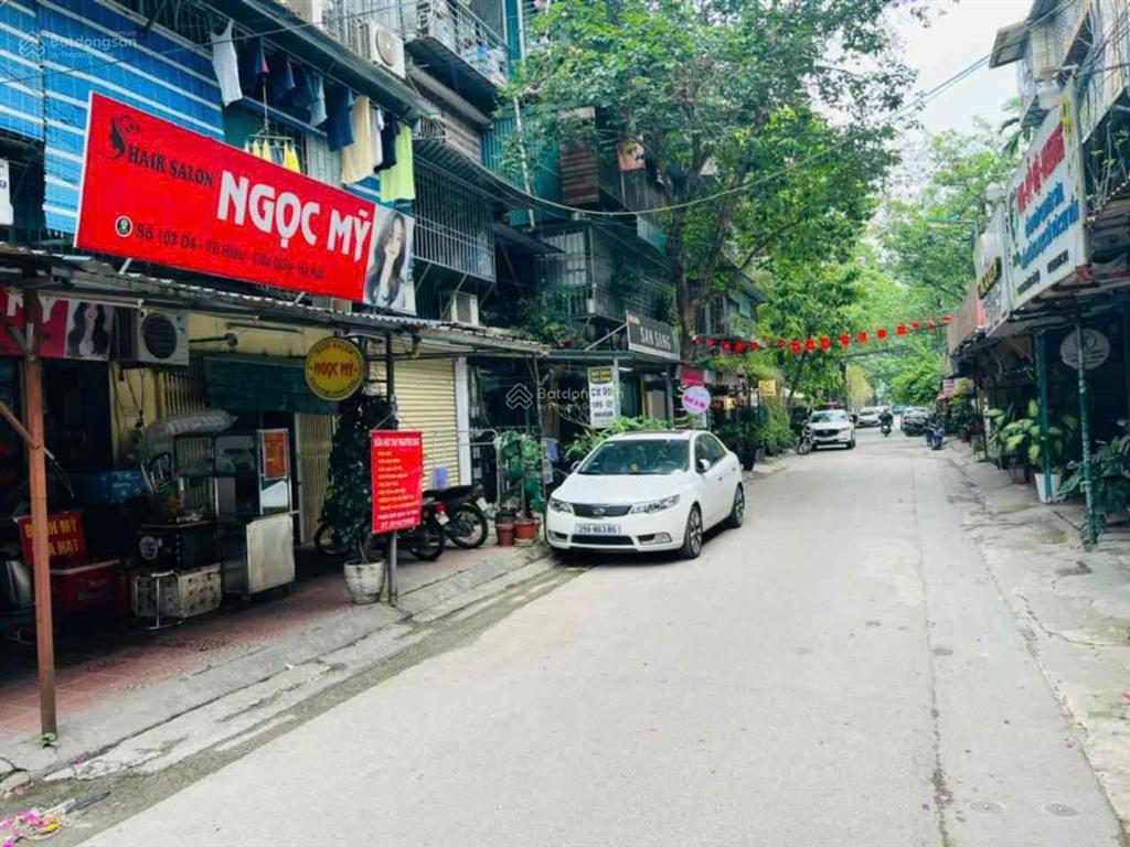 Bán gấp tập thể nghĩa tân, căn penthouse  140m2  4pn, 2wc, 2 khách, 2 bếp, ô tô đỗ chân tòa