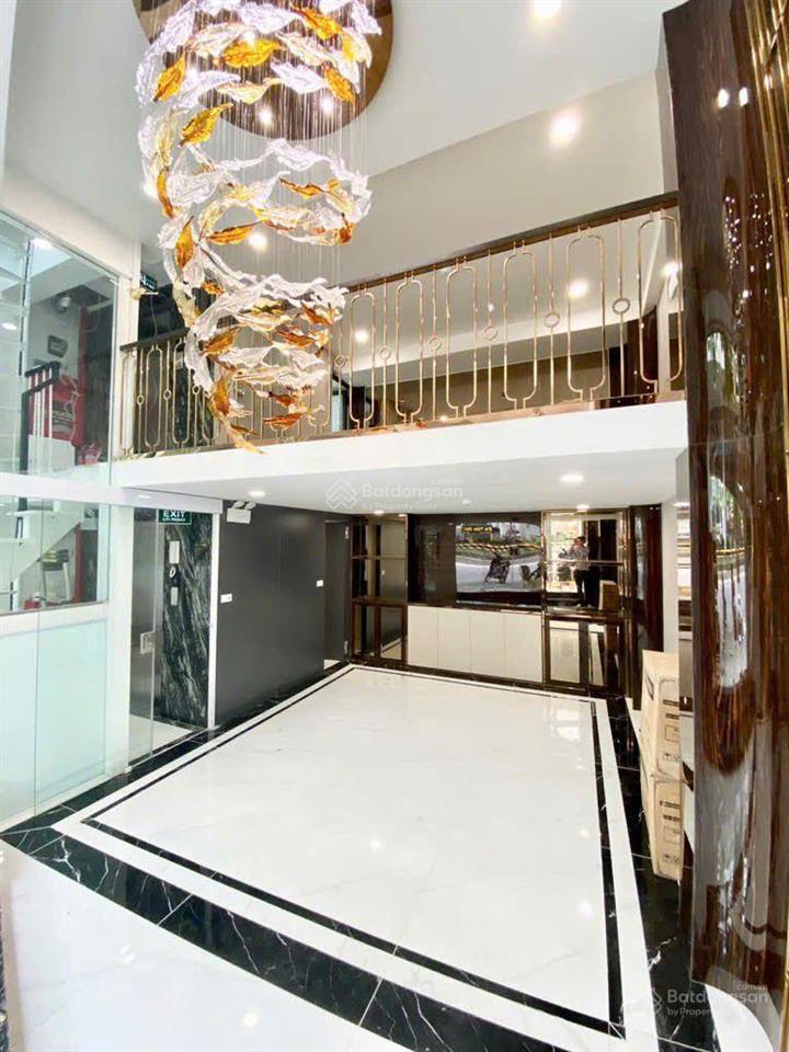 Mặt đường phạm văn đồng, 9 tầng thang máy, thông sàn, mặt tiền 6,5m, kinh doanh văn phòng showroom