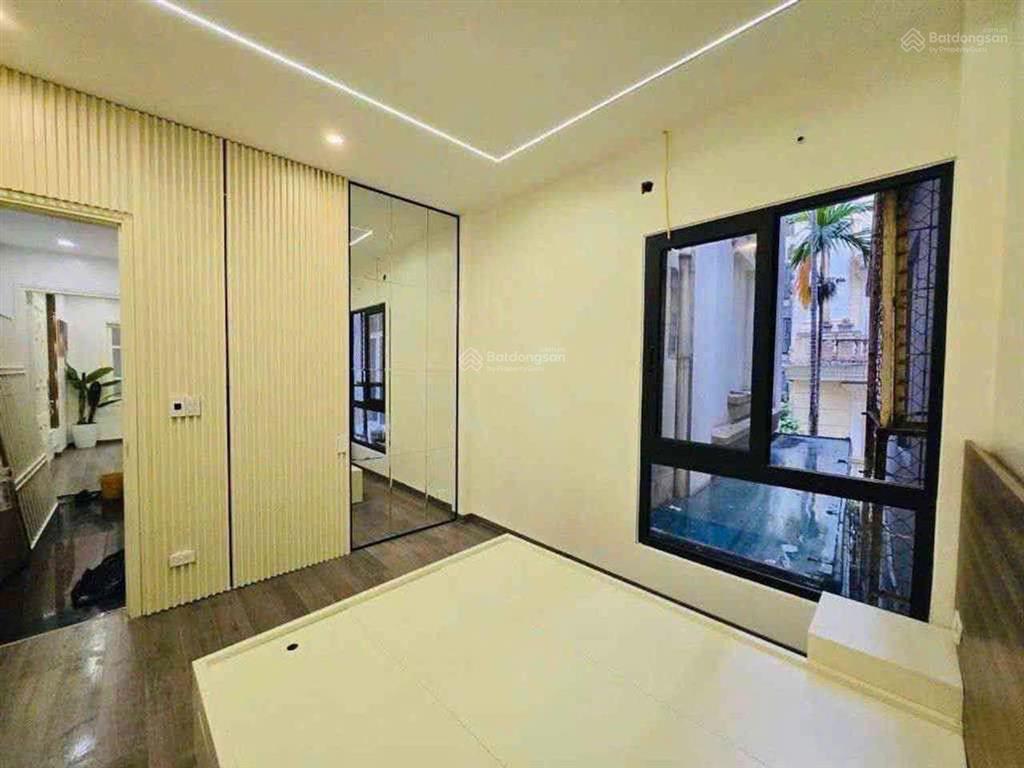 Phân lô phố cầu giấy 38m 4 tầng 4 ngủ đầy đủ công năng nhà đẹp ở ngay trung tâm quận cầu