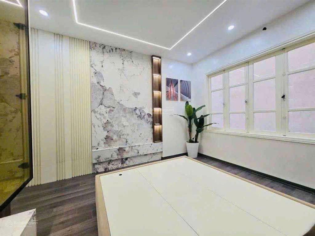 Phân lô phố cầu giấy 38m 4 tầng 4 ngủ đầy đủ công năng nhà đẹp ở ngay trung tâm quận cầu