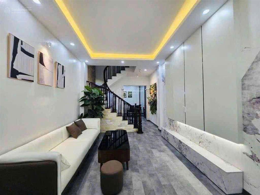 Phân lô phố cầu giấy 38m 4 tầng 4 ngủ đầy đủ công năng nhà đẹp ở ngay trung tâm quận cầu