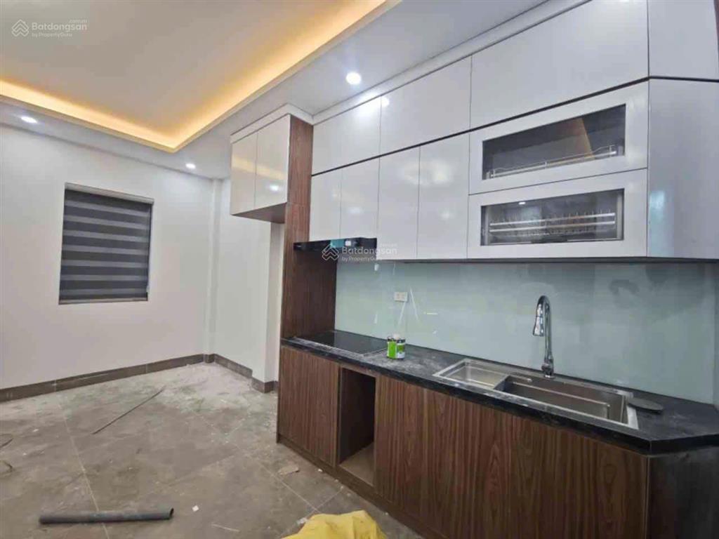 Phố cầu giấy, phân lô ô tô tránh 39m nhà mới kính koong 7 tầng thang máy thoáng trước sau